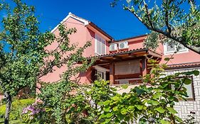 Apartments Nadica